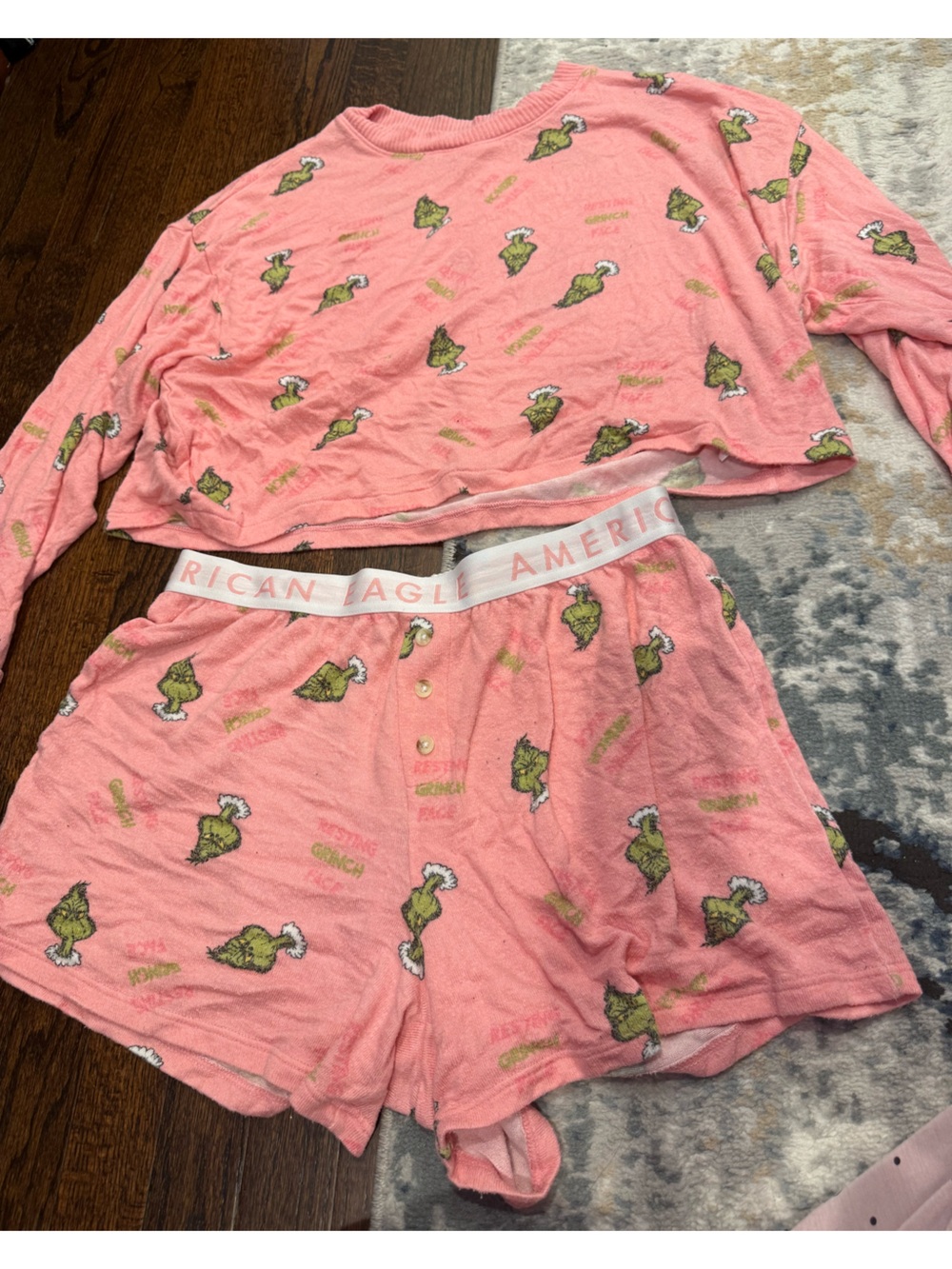 American Eagle grinch pajama set pink size large